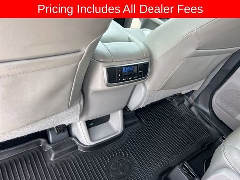 Used 2019 Toyota Highlander XLE FWD image 15
