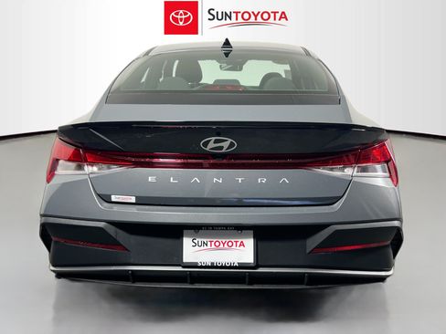 Used 2025 Hyundai Elantra Sport w/ Cargo Package FWD image 5