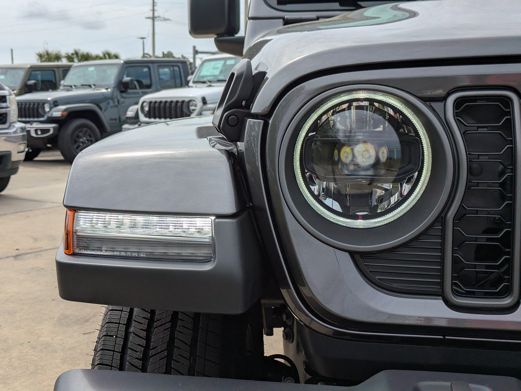 New 2026 Jeep Gladiator Sport AWD/4WD image 10