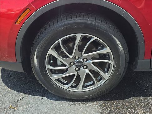 Used 2022 Lincoln Corsair FWD image 10