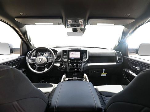 New 2026 RAM 1500 Express AWD/4WD image 22