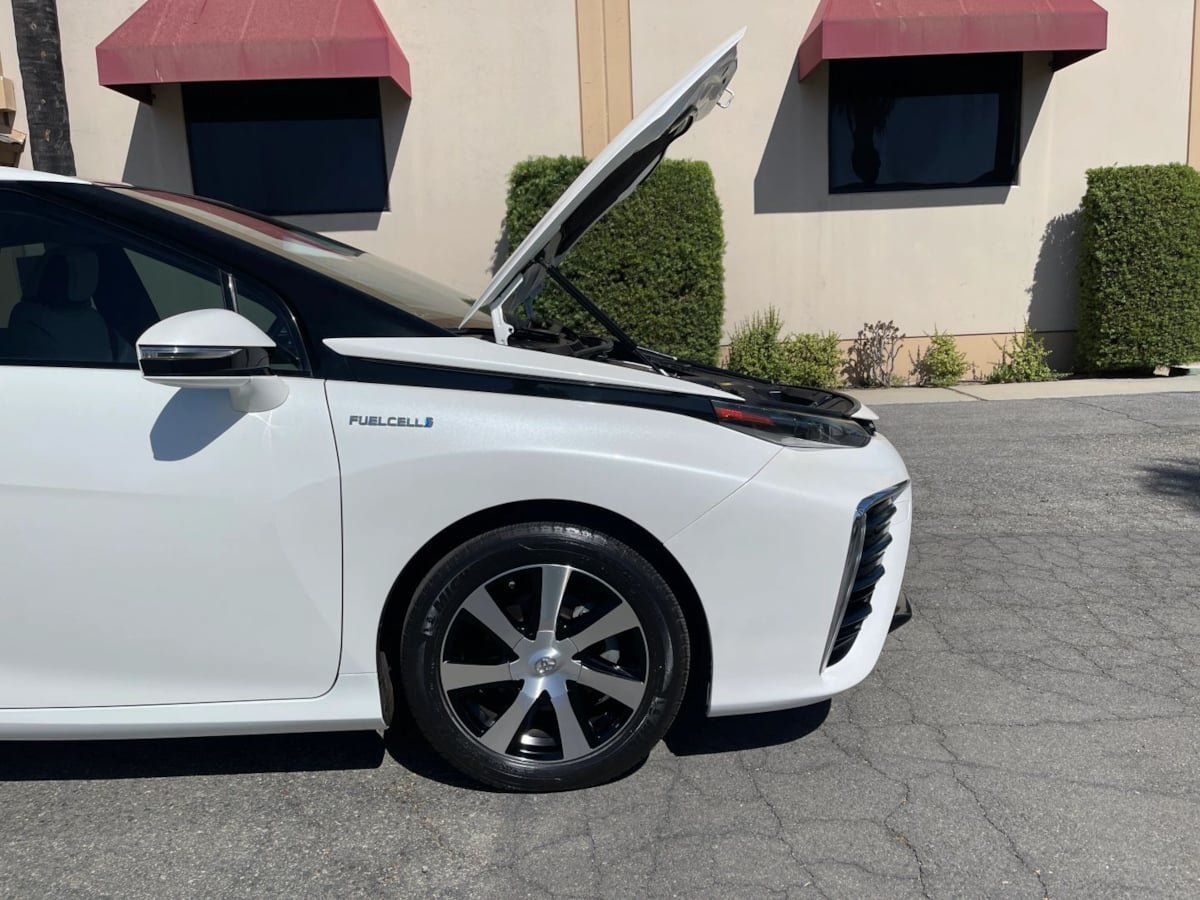 Used 2016 Toyota Mirai FWD image 35