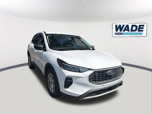 Used 2024 Ford Escape Active FWD image 3