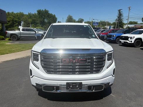 Used 2023 GMC Sierra 1500 Denali w/ Technology Package AWD/4WD image 3