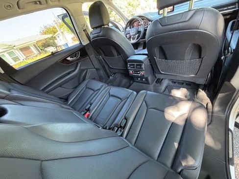 Used 2018 Audi Q7 3.0T Prestige w/ Prestige Package AWD/4WD image 41