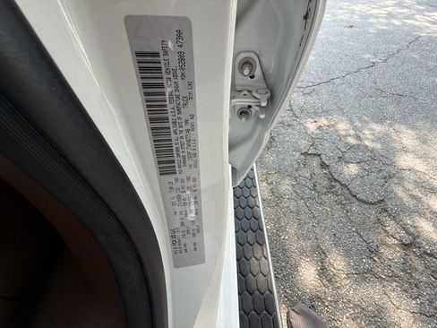 Used 2019 RAM 1500 Laramie AWD/4WD image 23