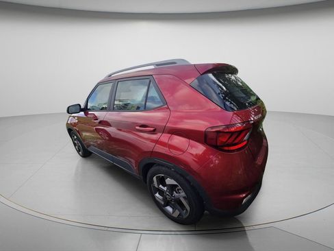 Used 2023 Hyundai Venue SEL FWD image 6