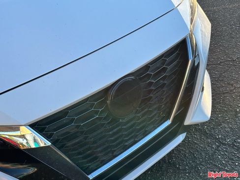 Used 2022 Nissan Sentra SV FWD image 7