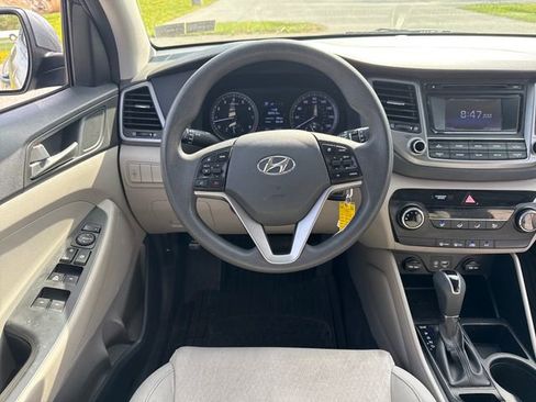 Used 2018 Hyundai Tucson SE image 19