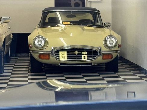 Used 2020 BMW M8 Base w/ Driving Assistance Package image 23