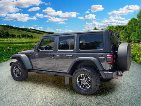 Certified 2025 Jeep Wrangler Unlimited Rubicon w/ Convenience Group AWD/4WD image 4