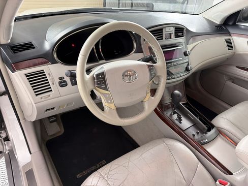 Used 2011 Toyota Avalon FWD image 4