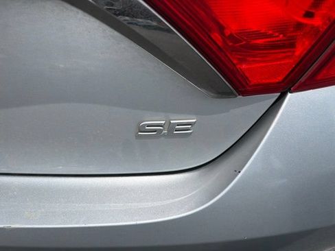 Used 2017 Toyota Camry SE FWD image 11