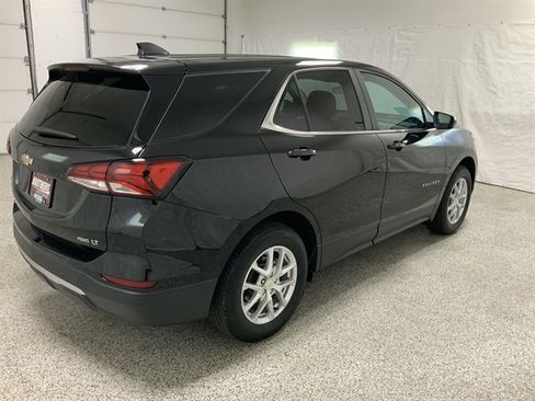 Used 2023 Chevrolet Equinox LT w/ Driver Convenience Package image 5