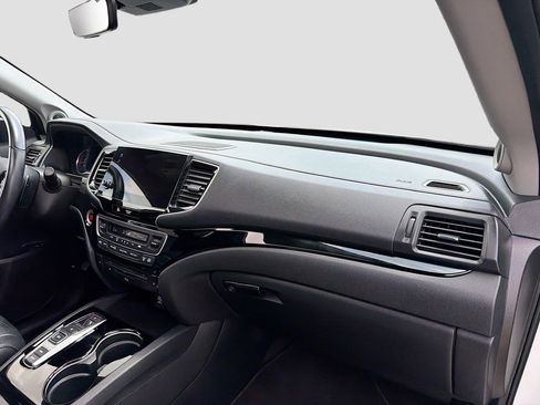 Used 2022 Honda Pilot Touring image 32