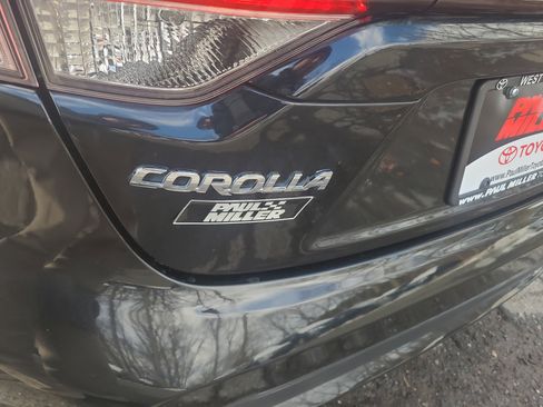 Certified 2021 Toyota Corolla LE image 28