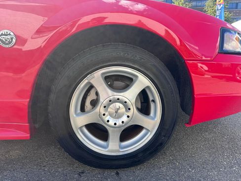 Used 2004 Ford Mustang Convertible RWD image 15