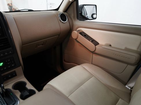 Used 2009 Ford Explorer Sport Trac Limited image 12