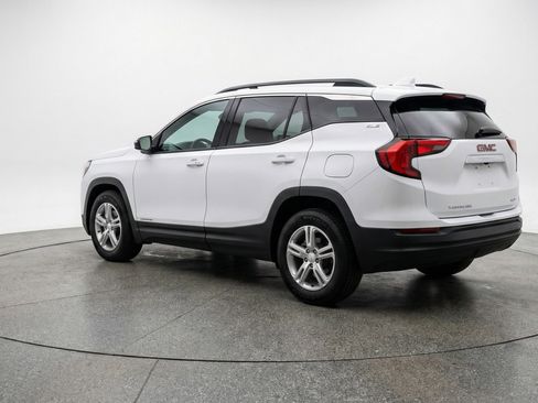 Used 2024 GMC Terrain SLE FWD image 6