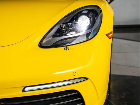 Used 2023 Porsche 718 Cayman RWD image 12