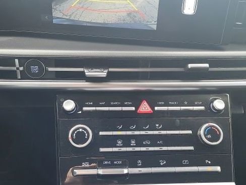 Used 2024 Hyundai Santa Fe SE image 2