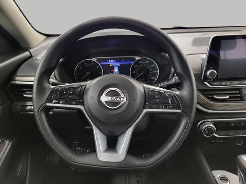 Used 2025 Nissan Altima 2.5 SV image 5