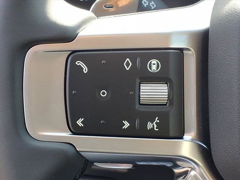 New 2026 Land Rover Discovery Limited Edition image 17