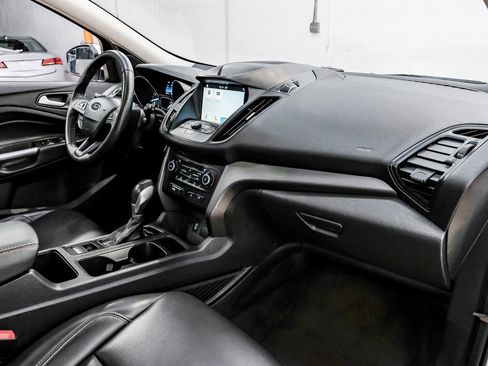 Used 2019 Ford Escape SEL image 19