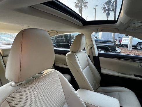 Used 2017 Lexus ES 350 w/ Premium Package image 46