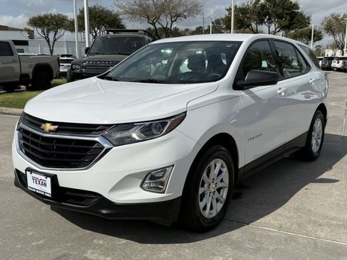 Used 2019 Chevrolet Equinox LS image 9