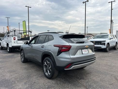 New 2026 Chevrolet Trax LT w/ Sunroof Package image 5