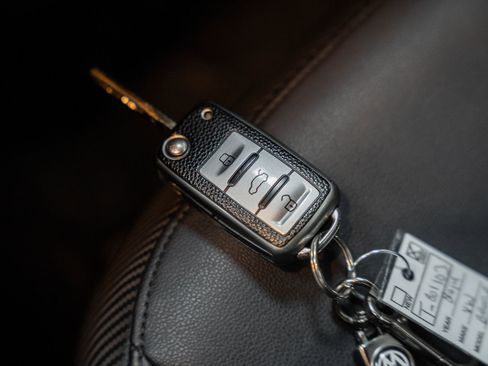 Used 2014 Volkswagen Beetle 2.5 image 42