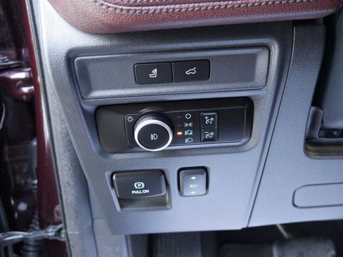 Used 2023 Ford Expedition Limited image 11