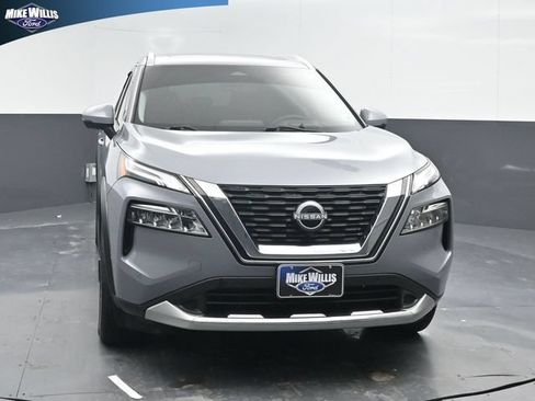 Used 2023 Nissan Rogue Platinum w/ Platinum Premium Package FWD image 2