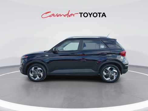 Used 2024 Hyundai Venue SEL FWD image 5