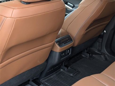 Used 2024 Nissan Pathfinder Platinum w/ Cargo Package image 28