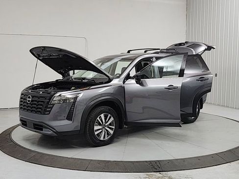 New 2026 Nissan Pathfinder SL FWD image 11