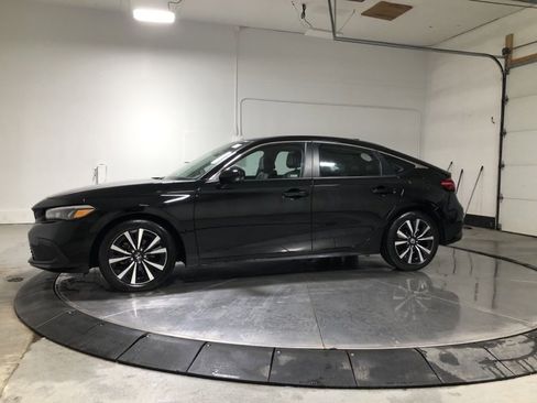 Used 2024 Honda Civic EX-L image 4