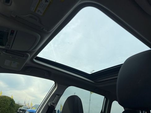 Used 2022 Subaru Forester Premium w/ Popular Package #1 image 10