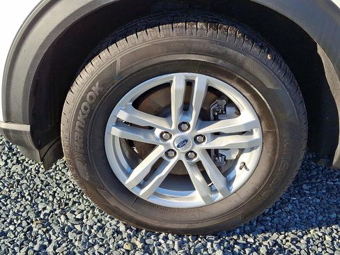 Used 2022 Ford Explorer XLT w/ Class IV Trailer Tow Package image 8