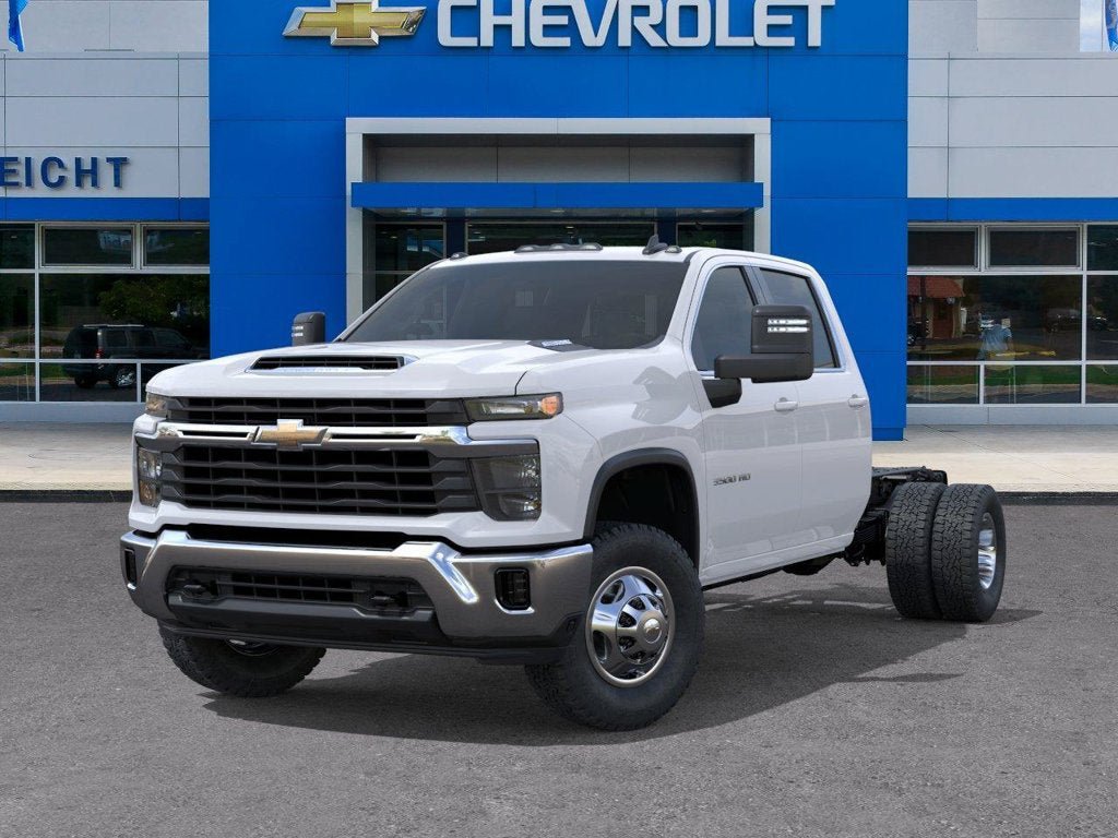 New 2026 Chevrolet Silverado 3500 LT w/ Convenience Package AWD/4WD image 6