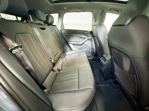 Used 2025 Audi Q6 e-tron Premium Plus image 25