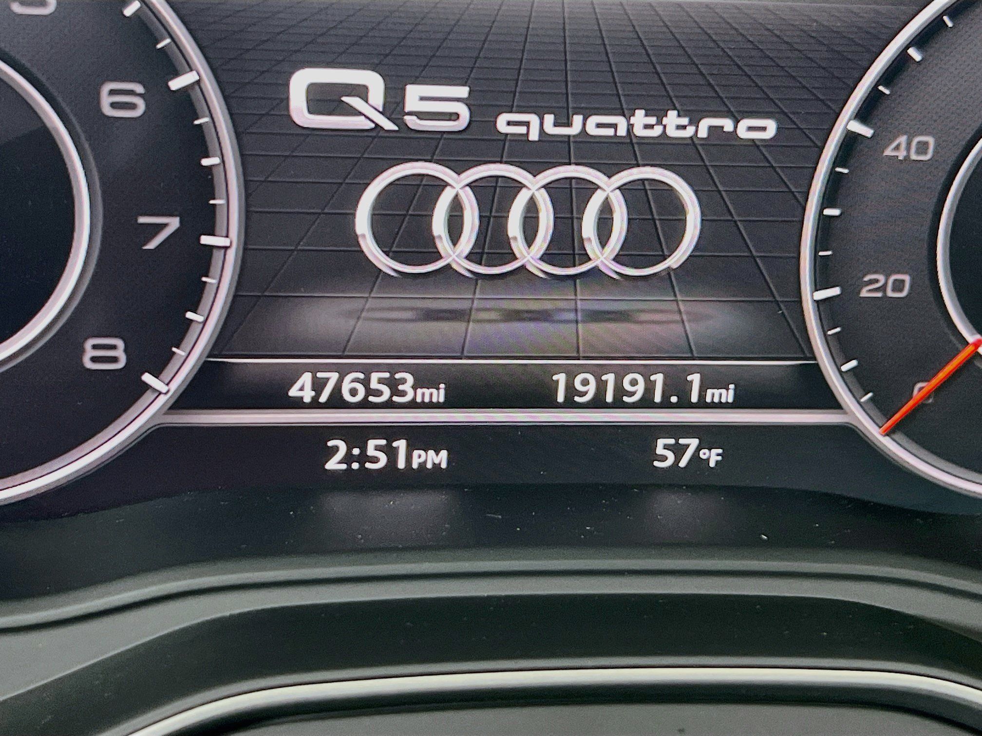 Used 2019 Audi Q5 2.0T Premium Plus w/ Premium Plus Package AWD/4WD image 12