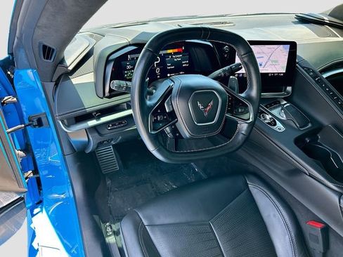 Used 2023 Chevrolet Corvette Stingray Premium Conv w/ Z51 Performance Package RWD image 7
