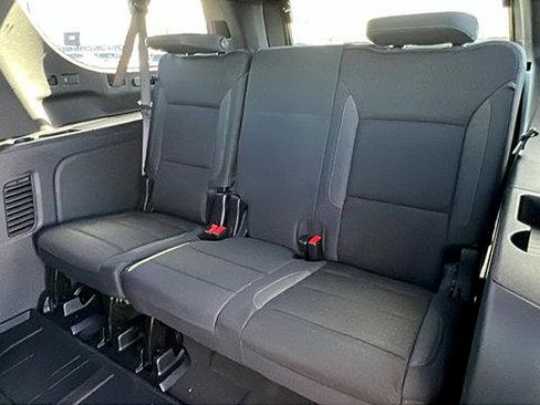 New 2026 Chevrolet Suburban LS image 14
