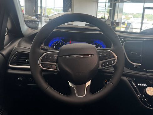 New 2027 Chrysler Pacifica Select w/ Family Tech Group FWD image 4