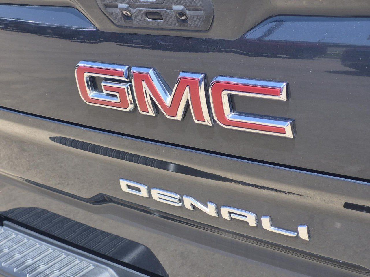 Certified 2022 GMC Sierra 1500 Denali w/ Denali Reserve Package AWD/4WD image 8