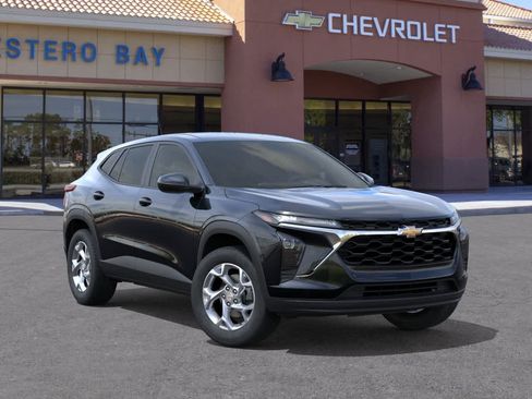New 2026 Chevrolet Trax LS w/ LS Convenience Package FWD image 7