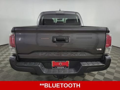 Used 2020 Toyota Tacoma TRD Off-Road w/ TRD Premium Off Road Package AWD/4WD image 7
