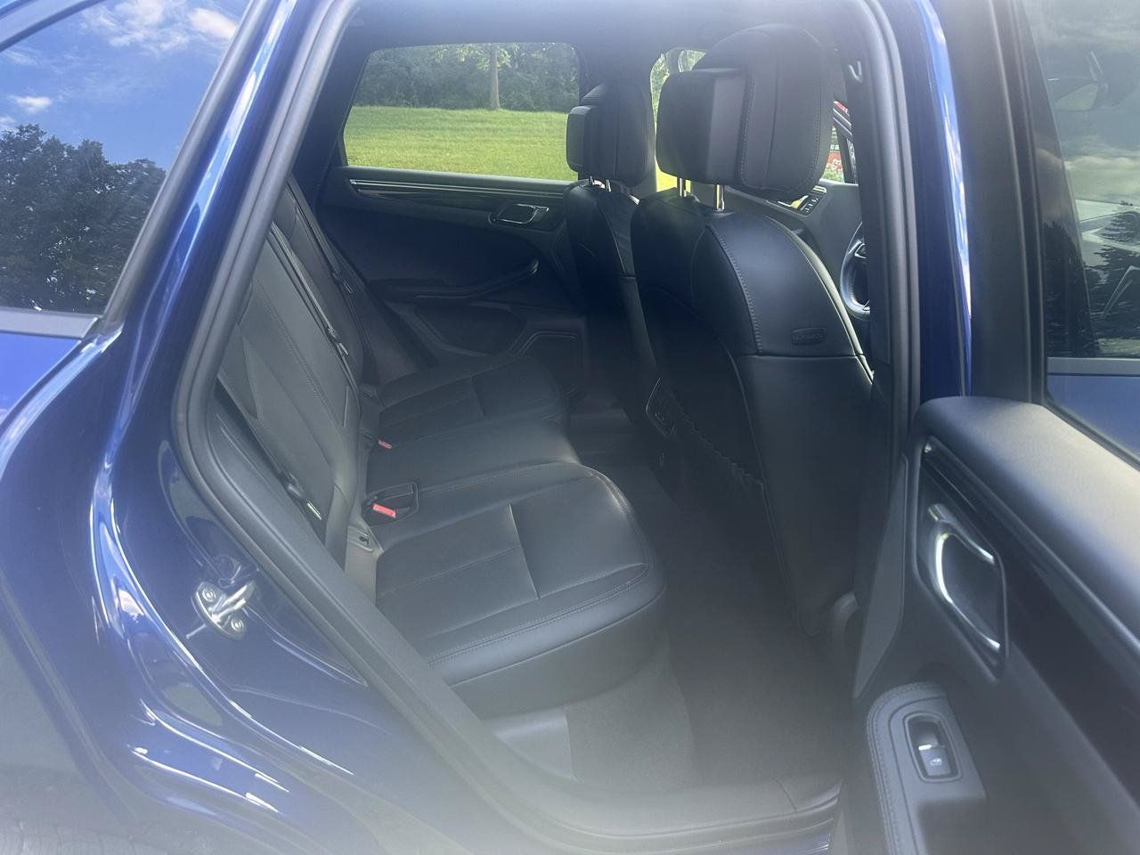 Used 2023 Porsche Macan AWD/4WD image 18